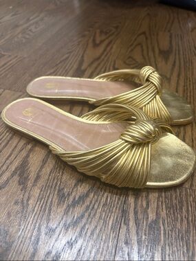 House of Harlow 1960 - Billie Flat in Gold (Knotted Slide Mule)